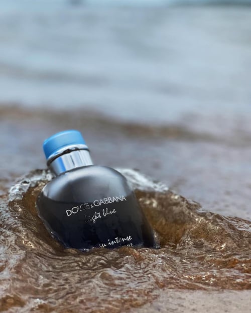 Light blue eau intense men 2025