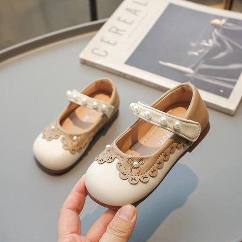 Cute spring flats on sale