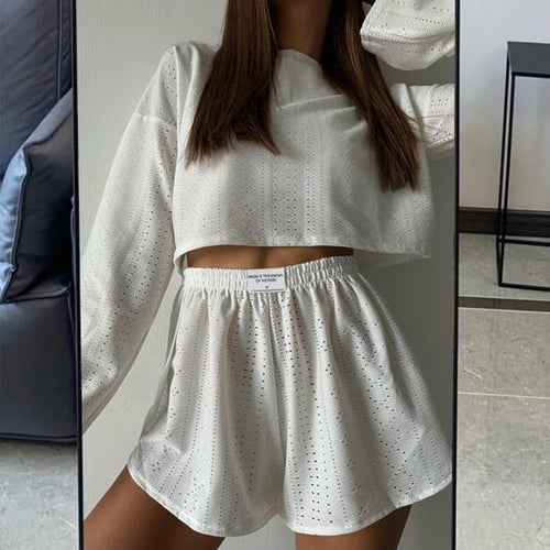 Loose shorts outfit best sale
